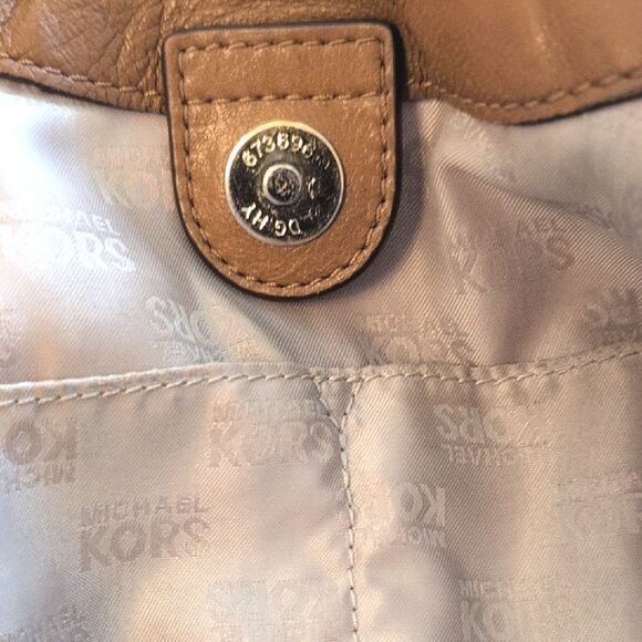 Michael Kors Lilly Walnut Soft Leather Gold Chain Strap Tote Shoulder Bag - Picture 13 of 14